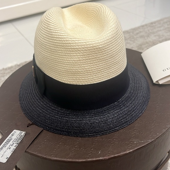 Gucci
Paper Fedora Hat w/ Tags - Picture 6 of 10